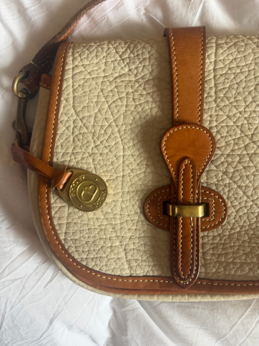 Vintage Dooney & Bourke Cream Pebbled Leather Crossbody